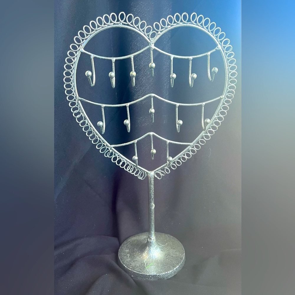 Heart shaped JEWELRY STORAGE STAND
